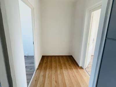 Eladó panellakás - Komárom (Komárom) / 6. kép