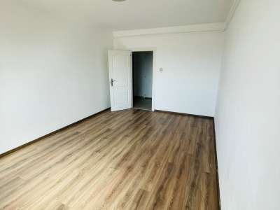 Eladó panellakás - Komárom (Komárom) / 4. kép