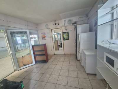 Eladó üzlethelyiség - Tatabánya (újváros) / 2. kép