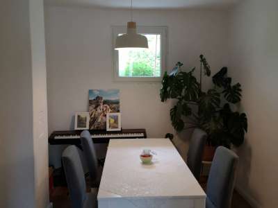 Eladó családi ház - Úny / 2. kép