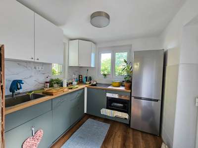 Eladó családi ház - Úny / 1. kép