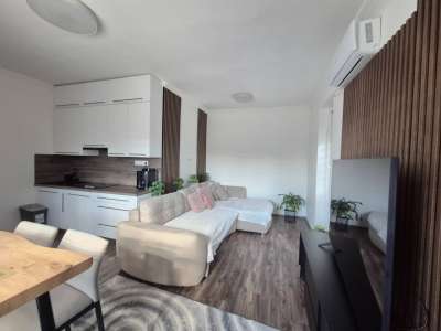 Eladó téglalakás - Oroszlány / 2. kép