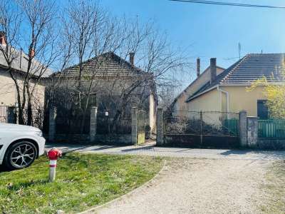 Eladó családi ház - Ács / 1. kép