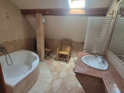 Eladó családi ház - Bakonybánk / 9. kép