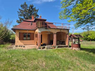 Eladó családi ház - Bakonybánk / 1. kép