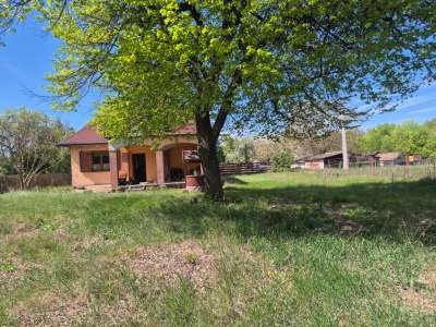 Eladó családi ház - Bakonybánk / 11. kép