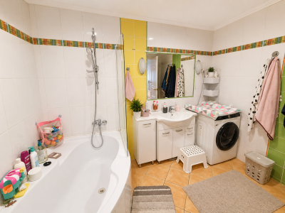 Eladó téglalakás - Oroszlány / 10. kép