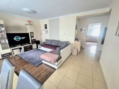 Eladó téglalakás - Oroszlány / 3. kép