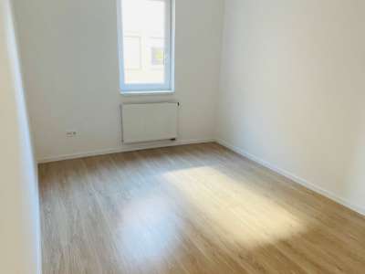 Kiadó téglalakás - Komárom (Komárom) / 8. kép