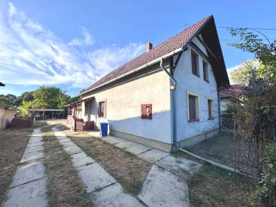 Eladó családi ház - Szarvas / 1. kép
