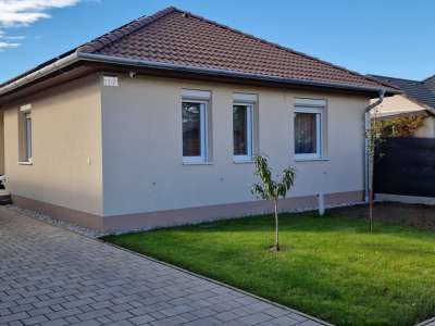 Eladó családi ház - Győr / 2. kép