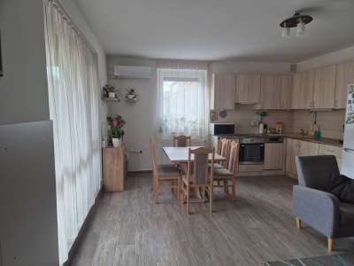 Eladó téglalakás - Győrújbarát / 2. kép