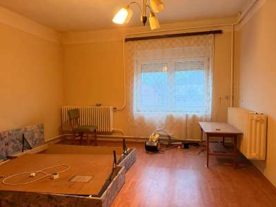 Eladó családi ház - Tét / 4. kép