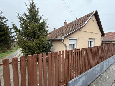 Eladó családi ház - Hort / 1. kép