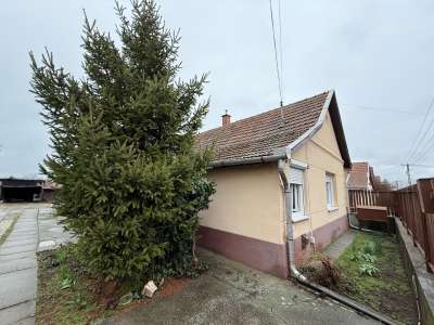 Eladó családi ház - Hort / 2. kép