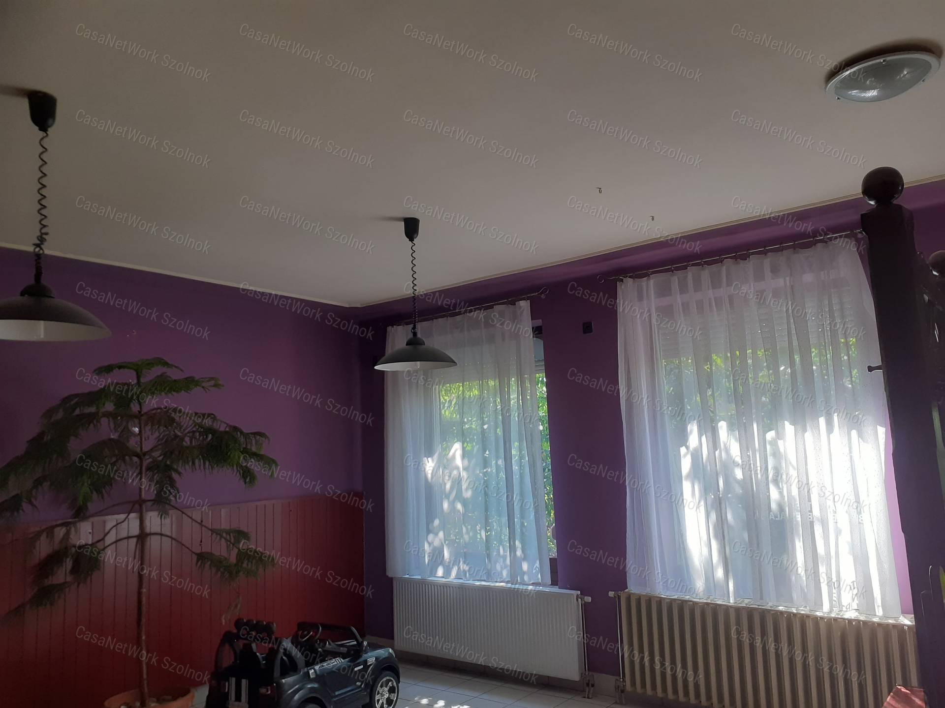 Eladó családi ház Szolnok. Elsődleges fotó (62365334) Eladó családi ház Szolnok. Elsődleges fotó (62365334)