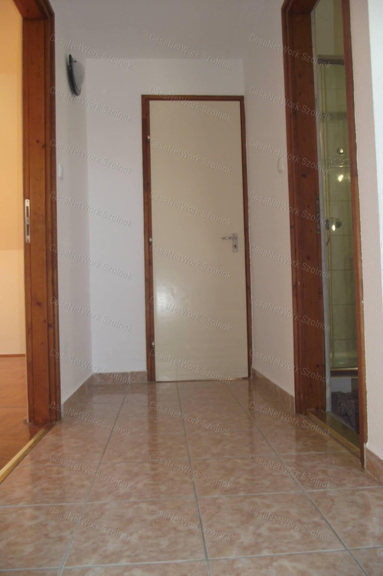 Kiadó tégla lakás Szolnok. Elsődleges fotó (78997832) Kiadó tégla lakás Szolnok. Elsődleges fotó (78997832)
