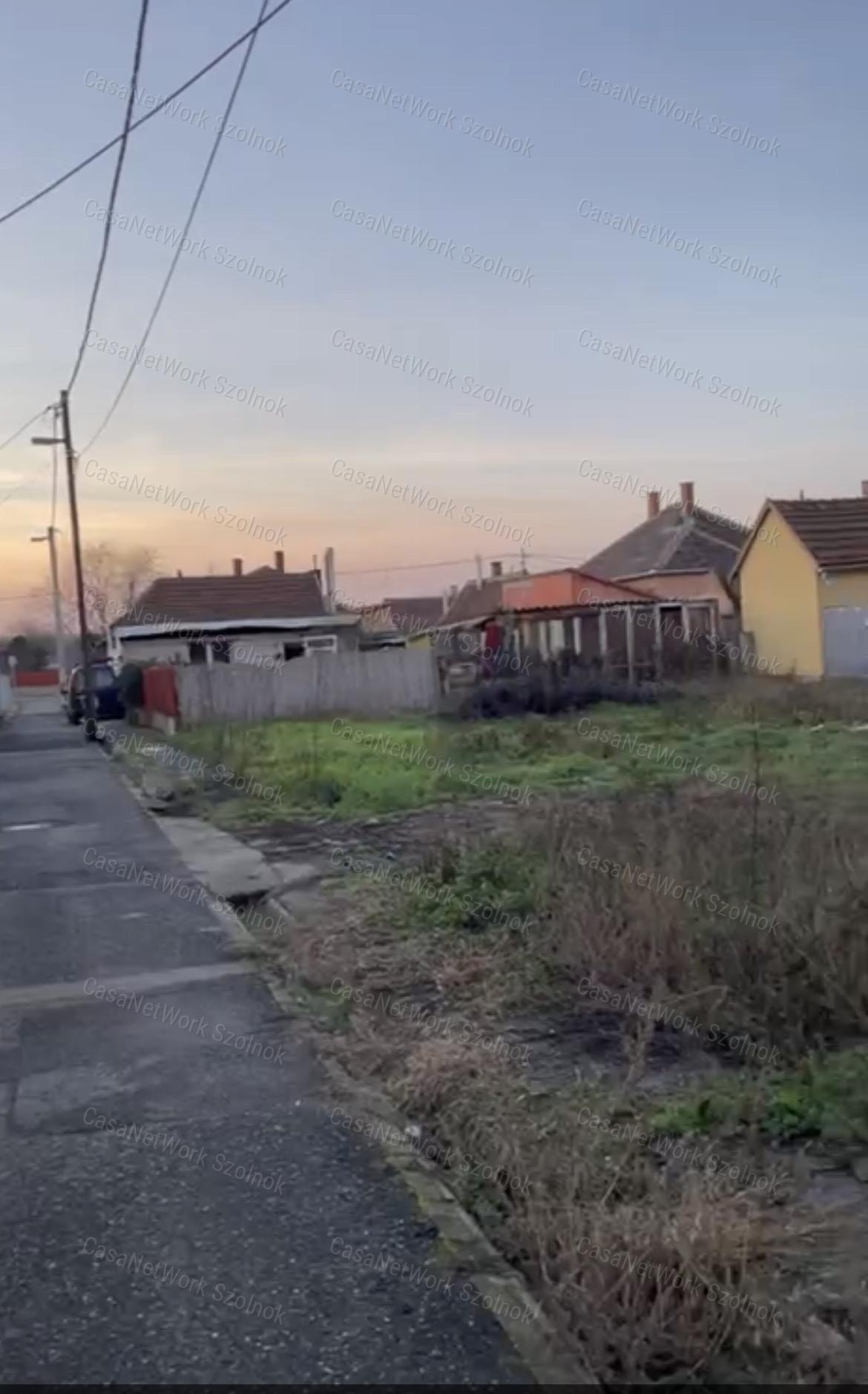 Építési telek eladó Szolnok Déli városrészben