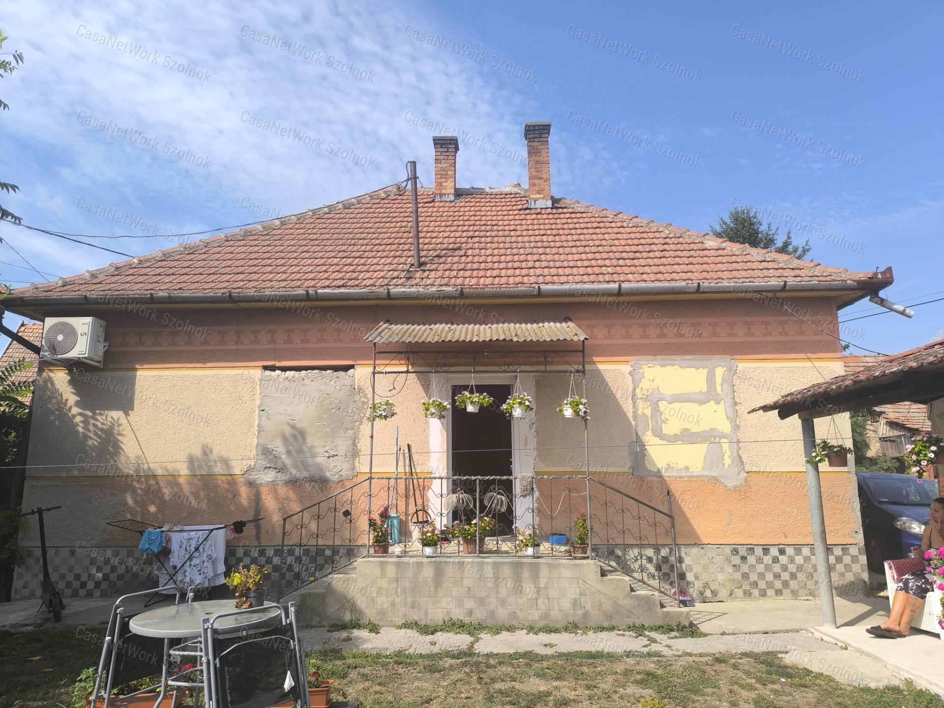 Zagyvarékason eladó kertes családi ház!
