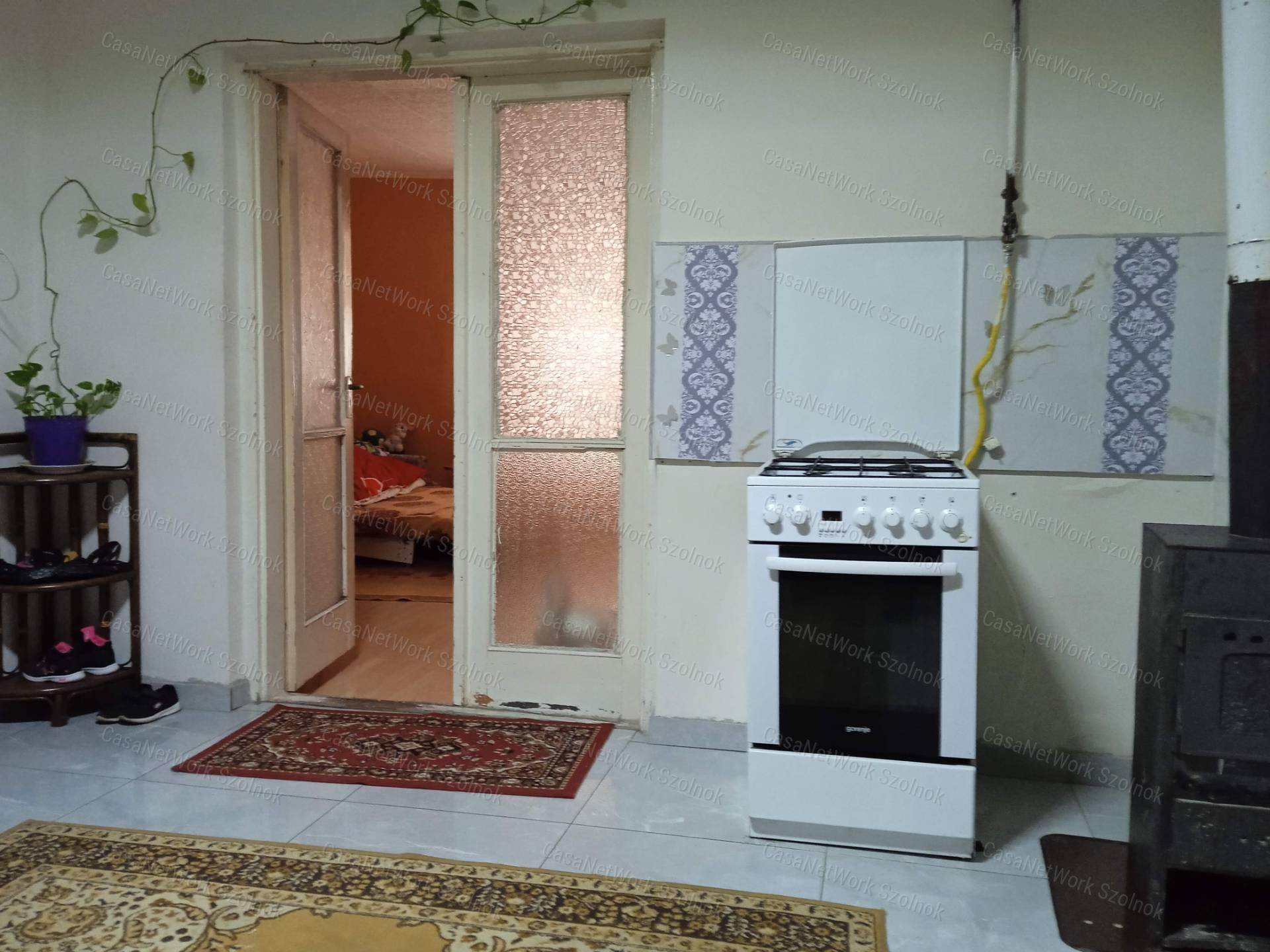 Eladó Szolnokon 3 szobás 72 m2-es családiház