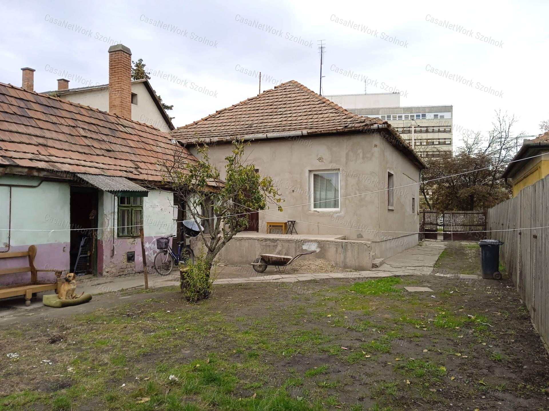 Eladó Szolnokon 3 szobás 72 m2-es családiház