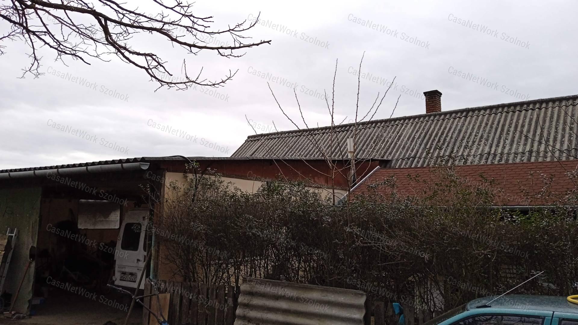 Eladó 4 szobás, 145m2-es családi ház Cibakházán!