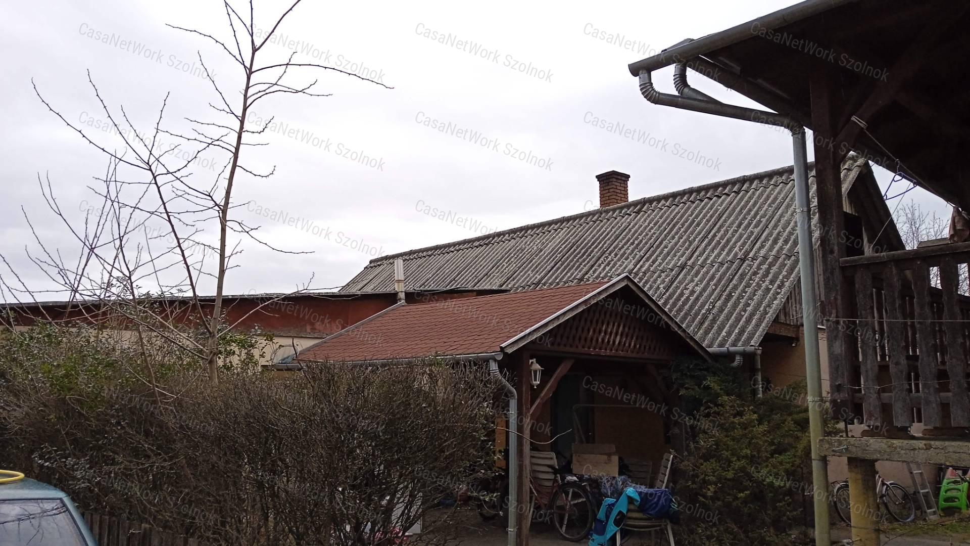 Eladó 4 szobás, 145m2-es családi ház Cibakházán!