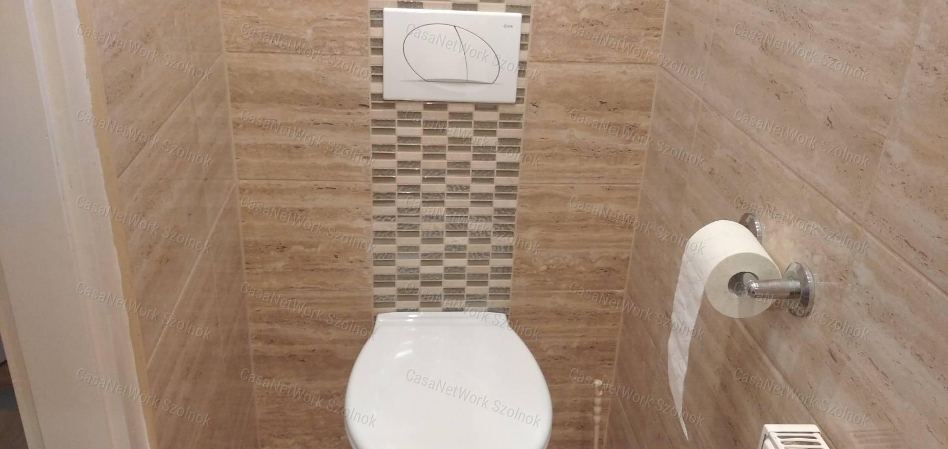 Szolnokon-Szandaszőlősön eladó jó állapotú  kertes családi ház!