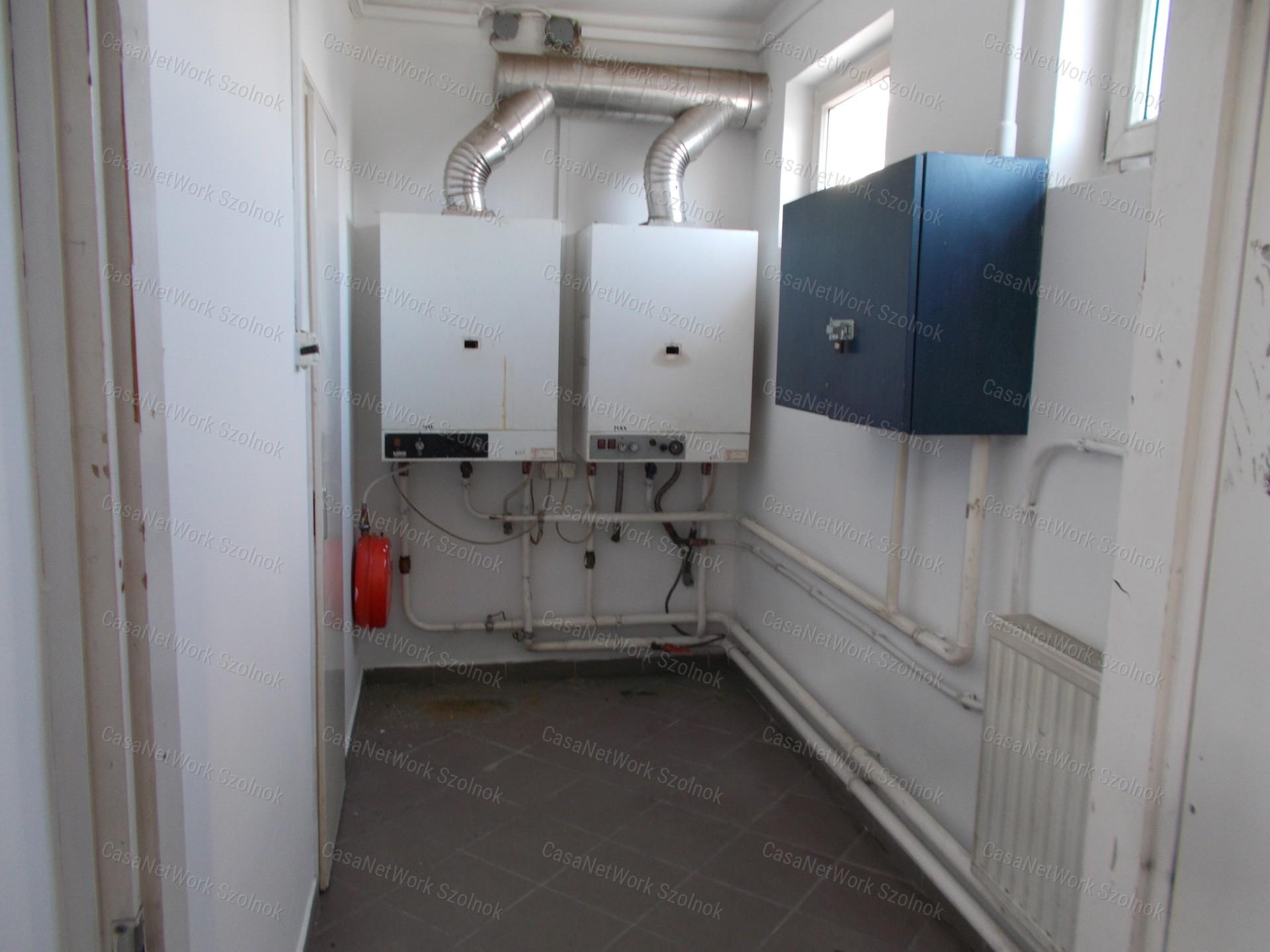 kiadó üzlethelyiség, bemutató terem Szolnok (Széchenyi-lakótelep),