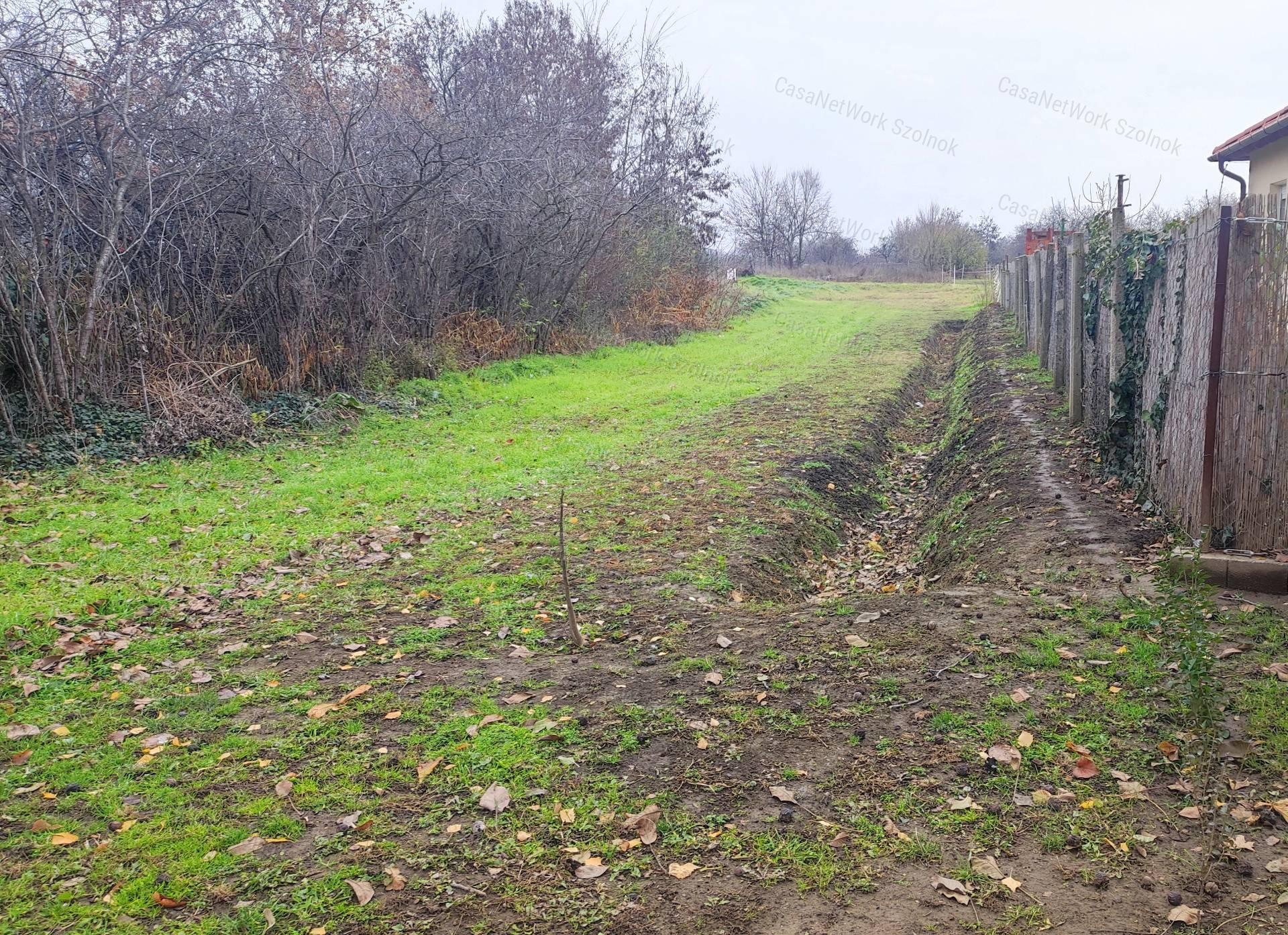 Eladó építési telek Szandaszőlősön!