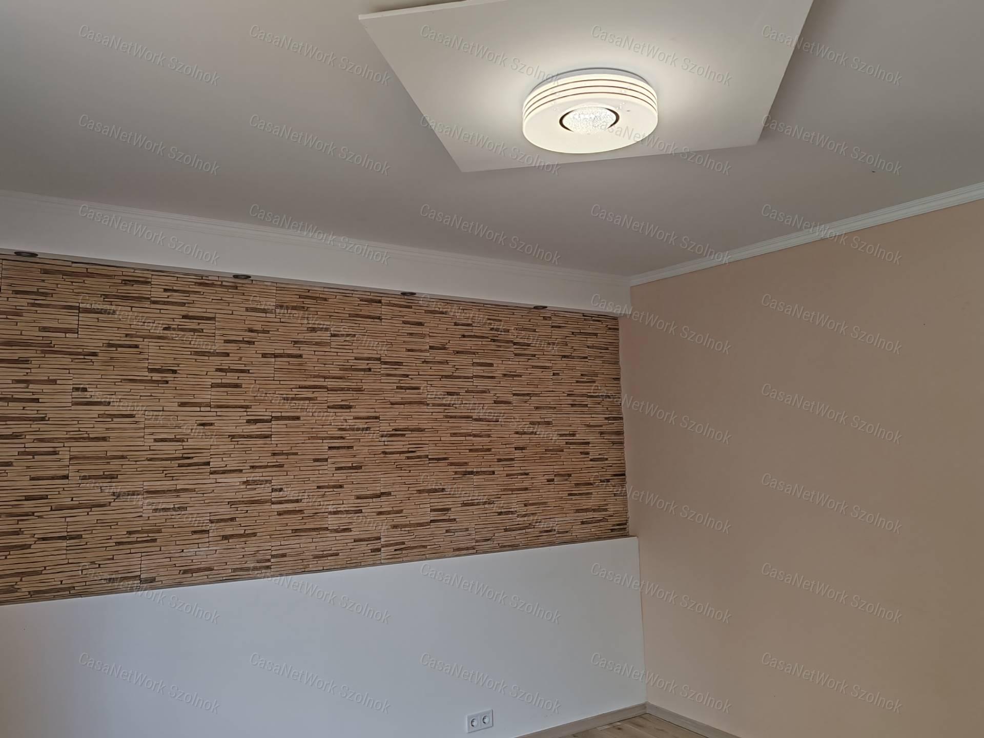 Kengyelen 80 nm-es, részben felújítandó családi ház eladó!