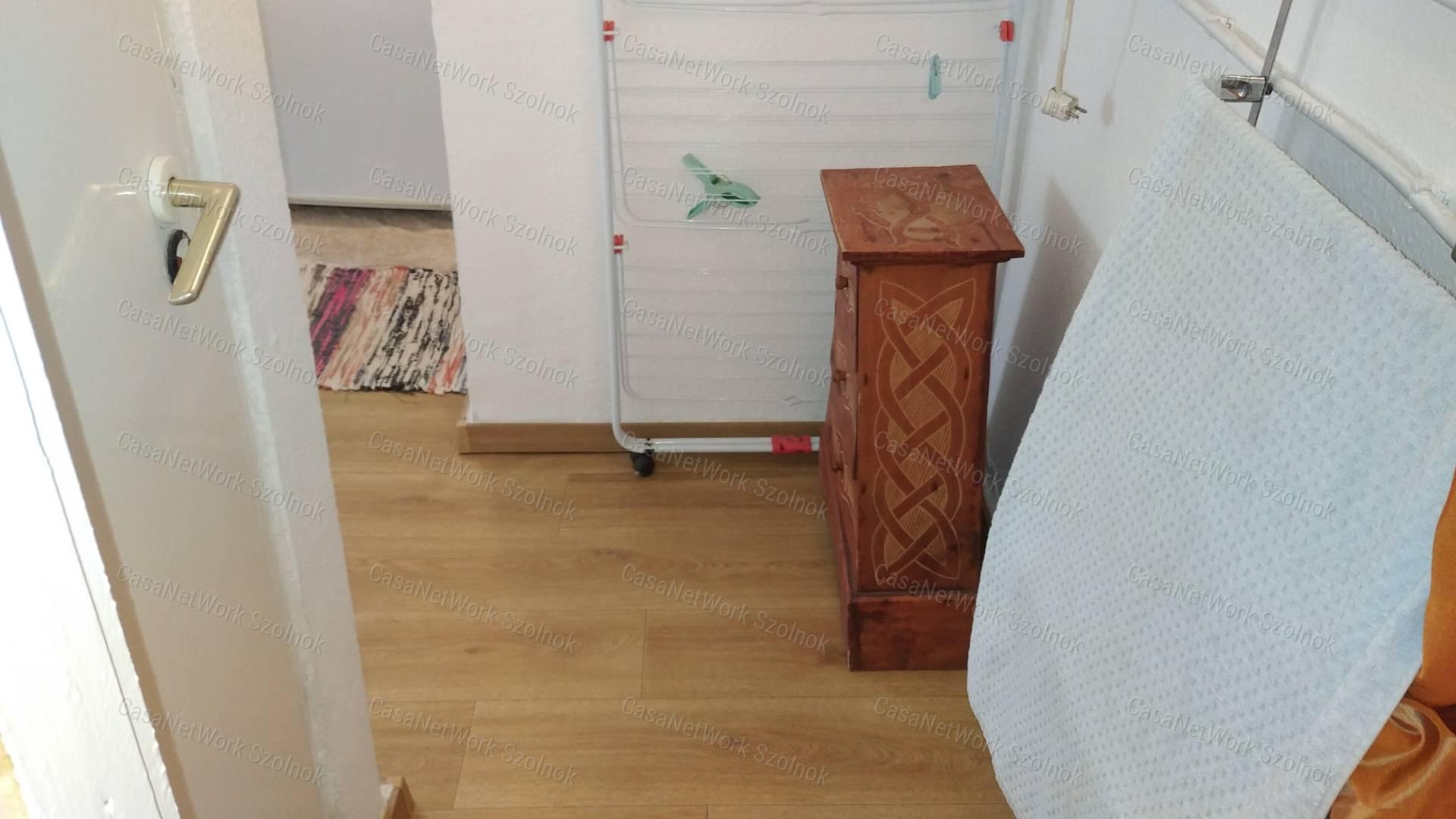 Tiszaföldváron eladó tégla építésű nyaraló!