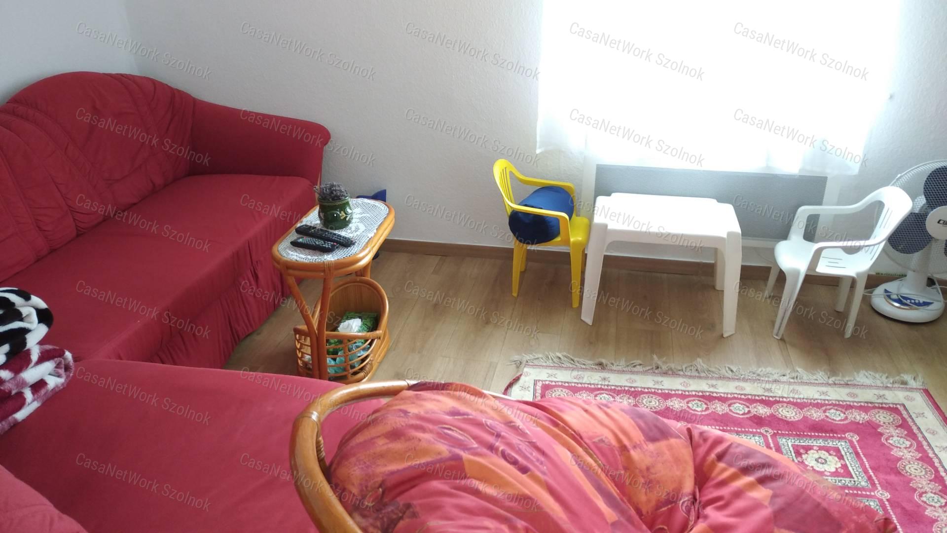 Tiszaföldváron eladó tégla építésű nyaraló!