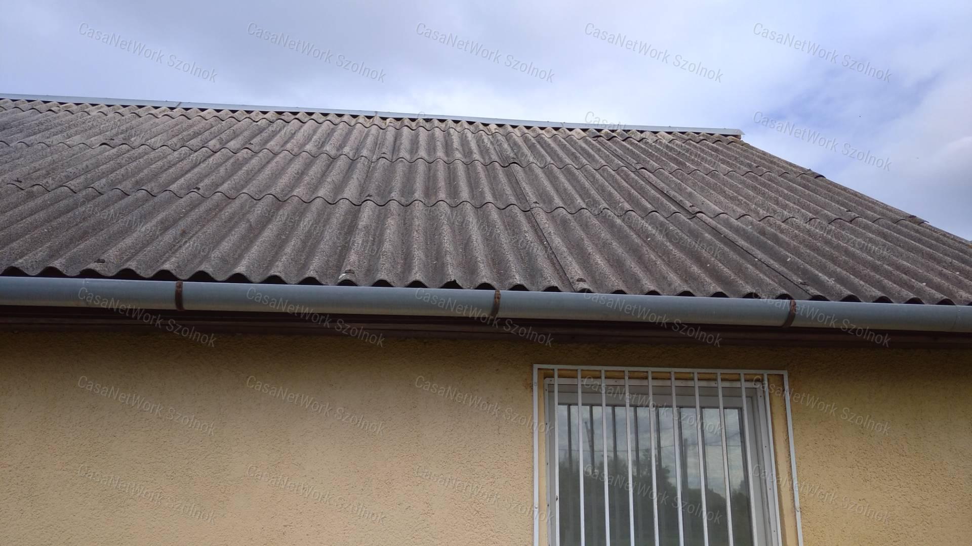 Tiszaföldváron eladó tégla építésű nyaraló!