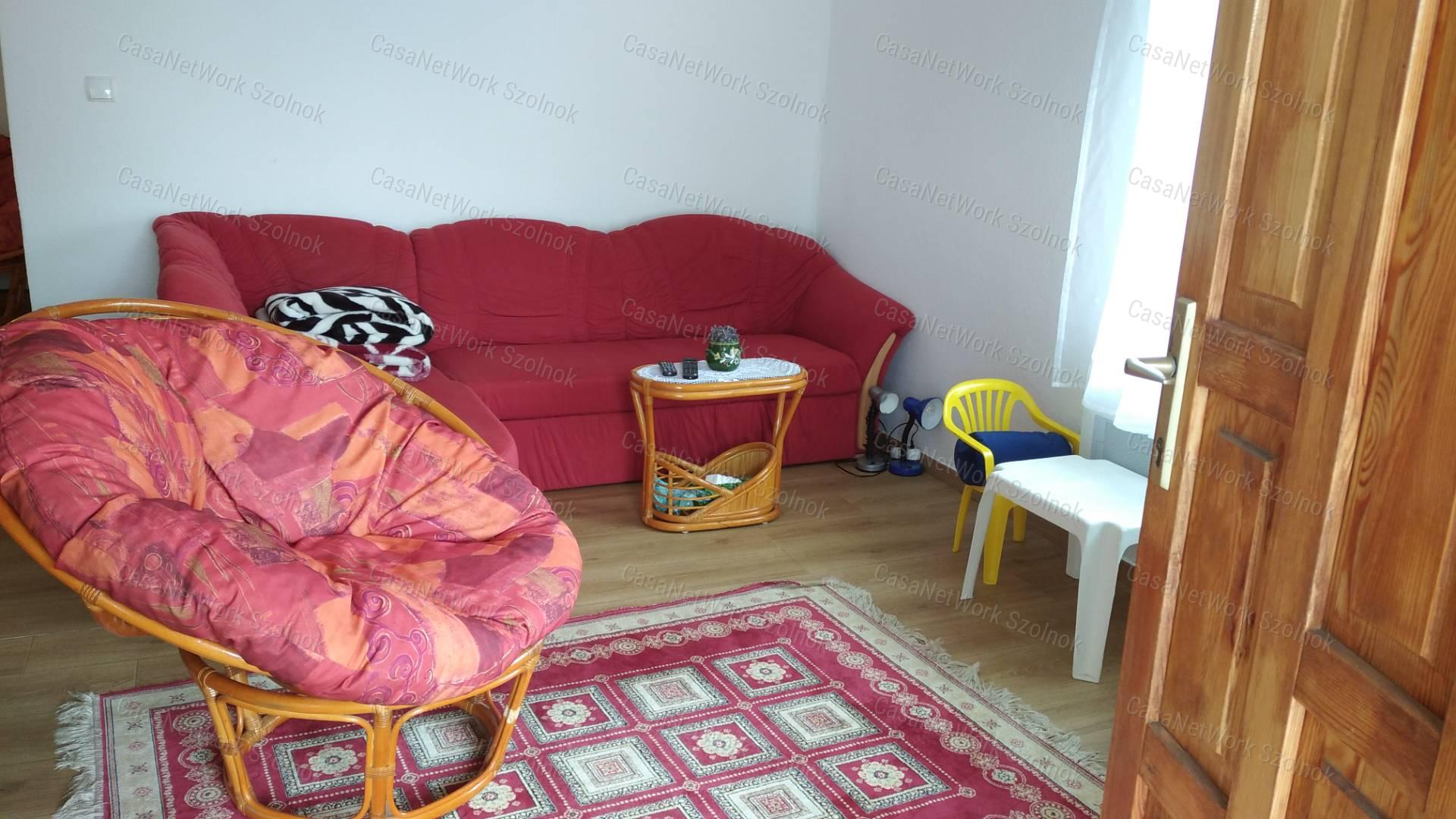 Tiszaföldváron eladó tégla építésű nyaraló!