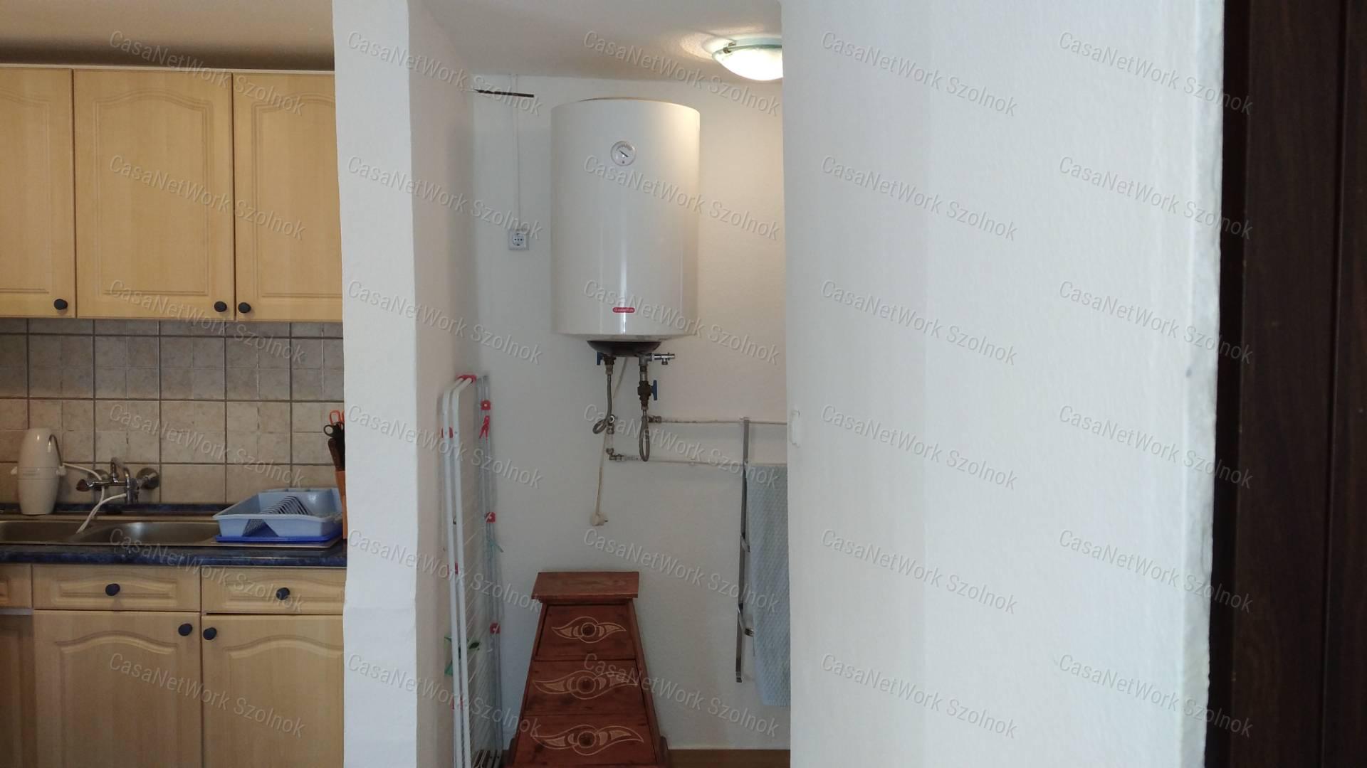 Tiszaföldváron eladó tégla építésű nyaraló!