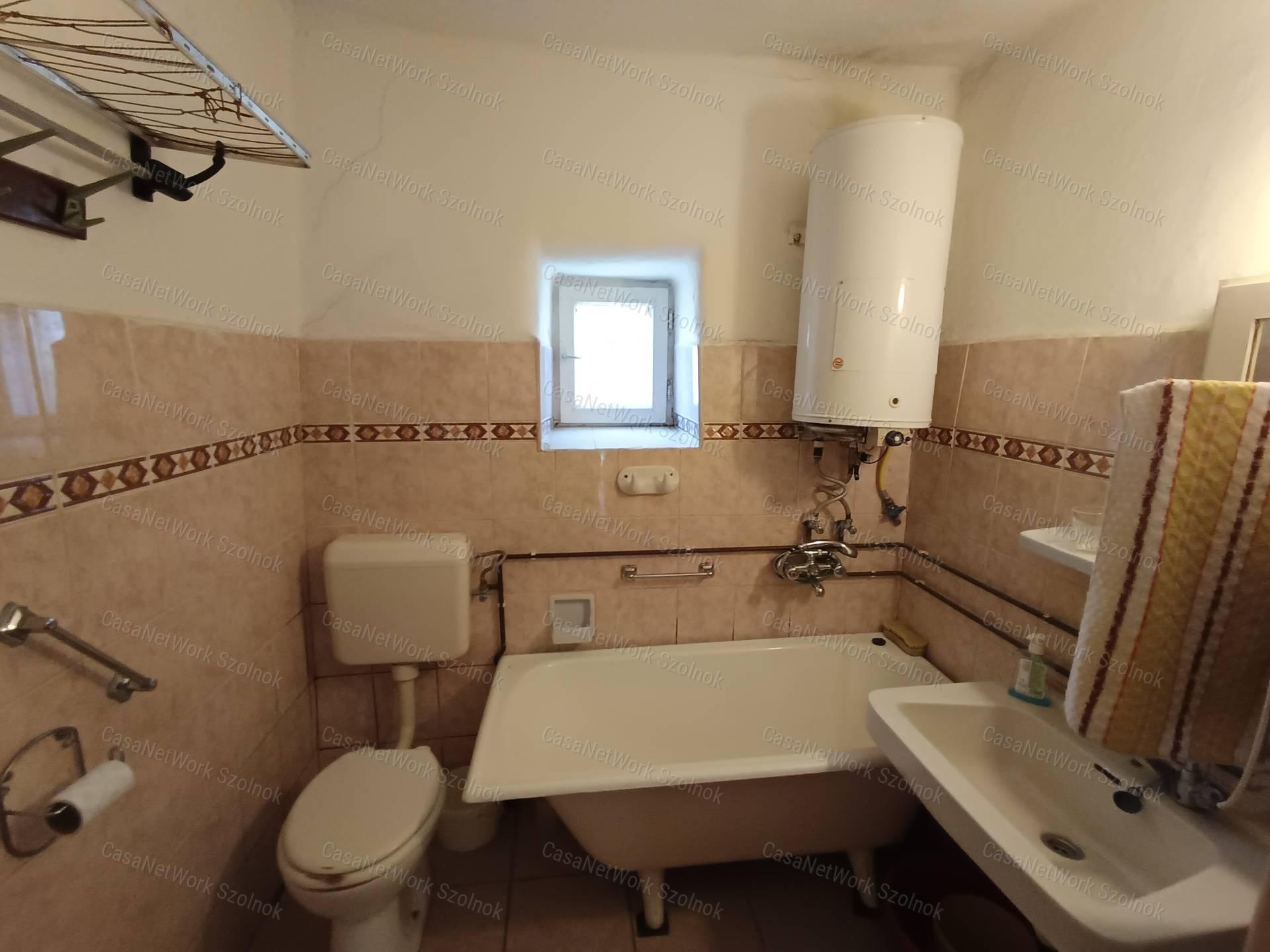 Családi ház Tiszajenőn eladó