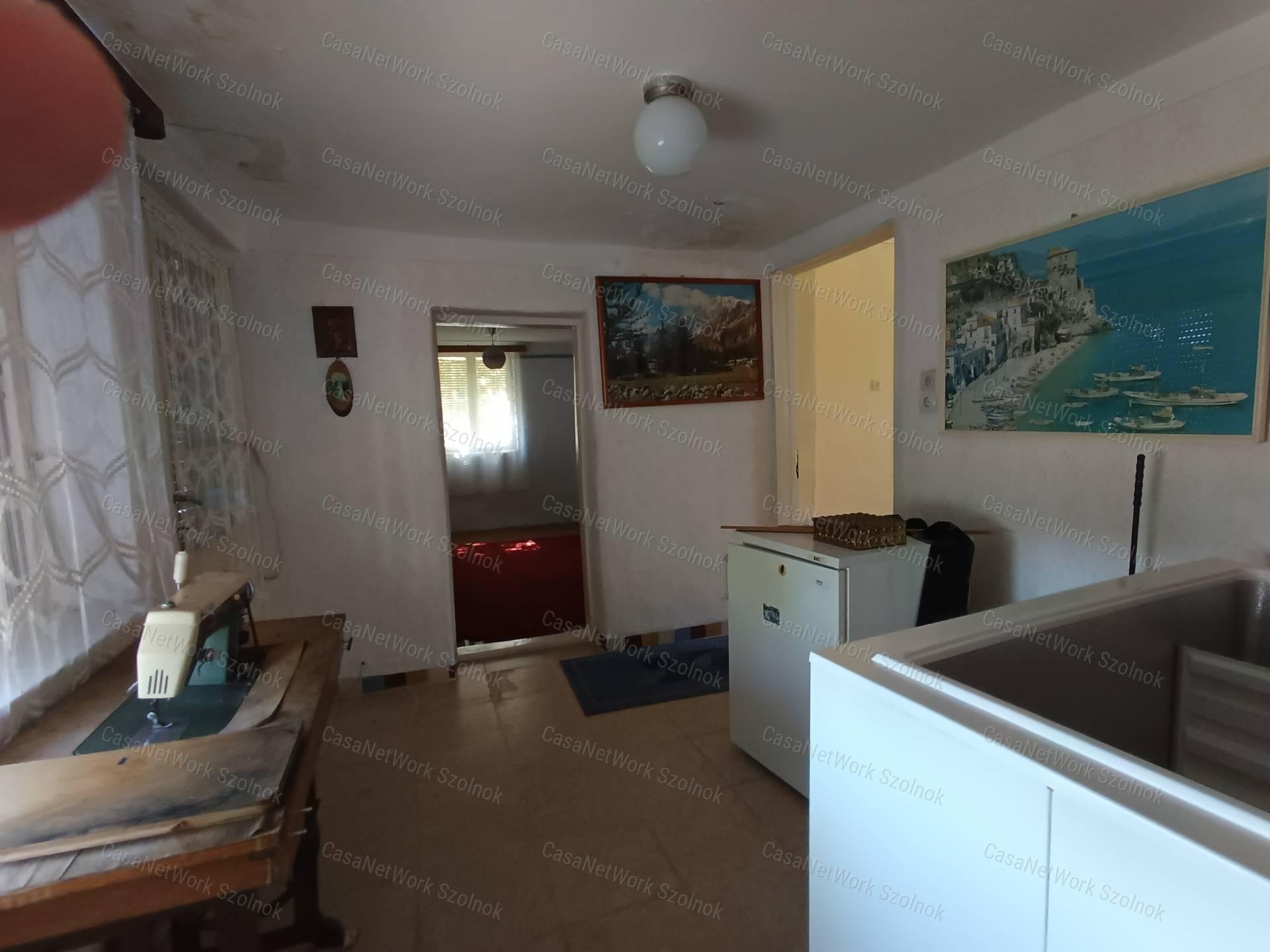Családi ház Tiszajenőn eladó