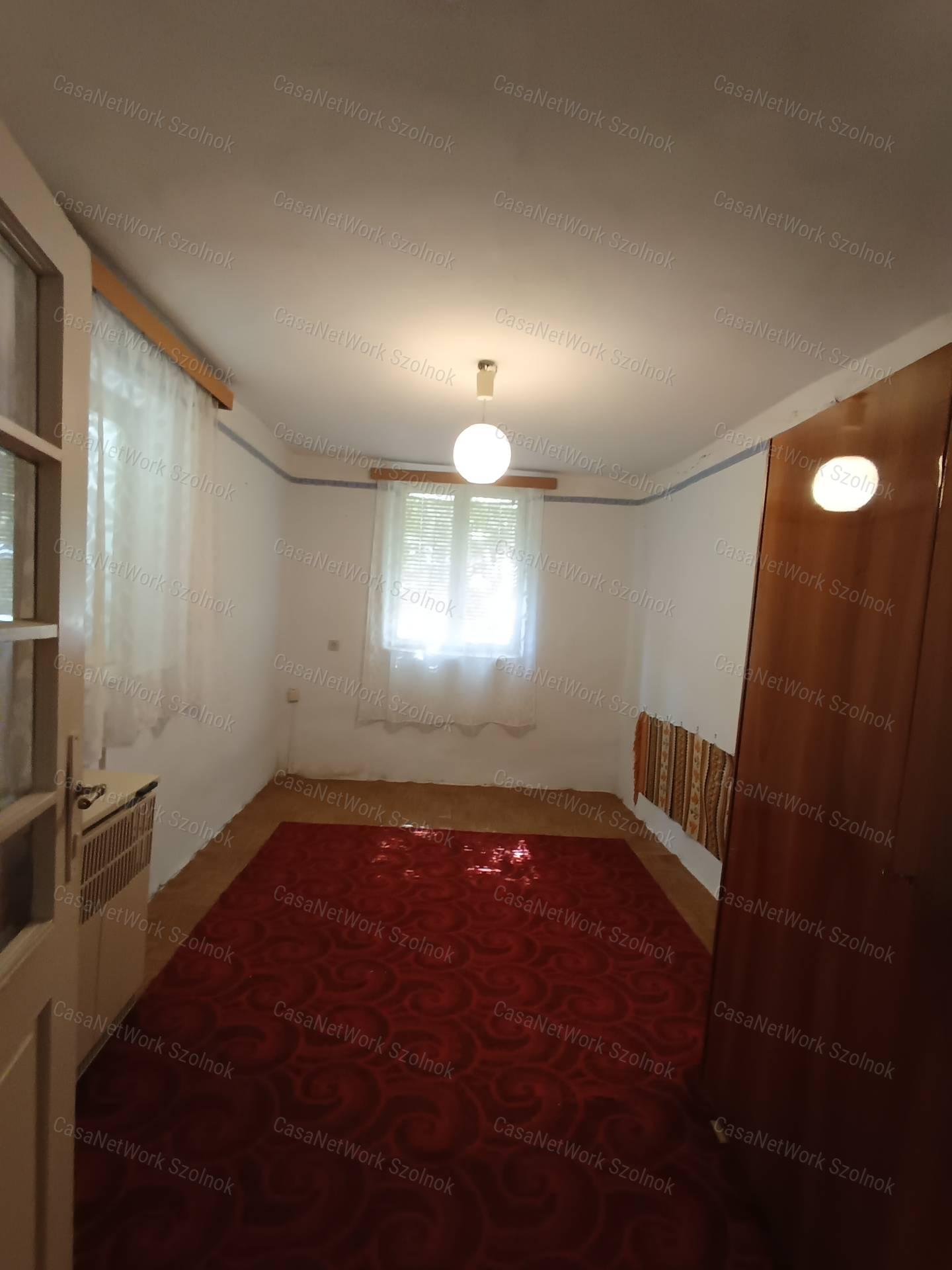 Családi ház Tiszajenőn eladó