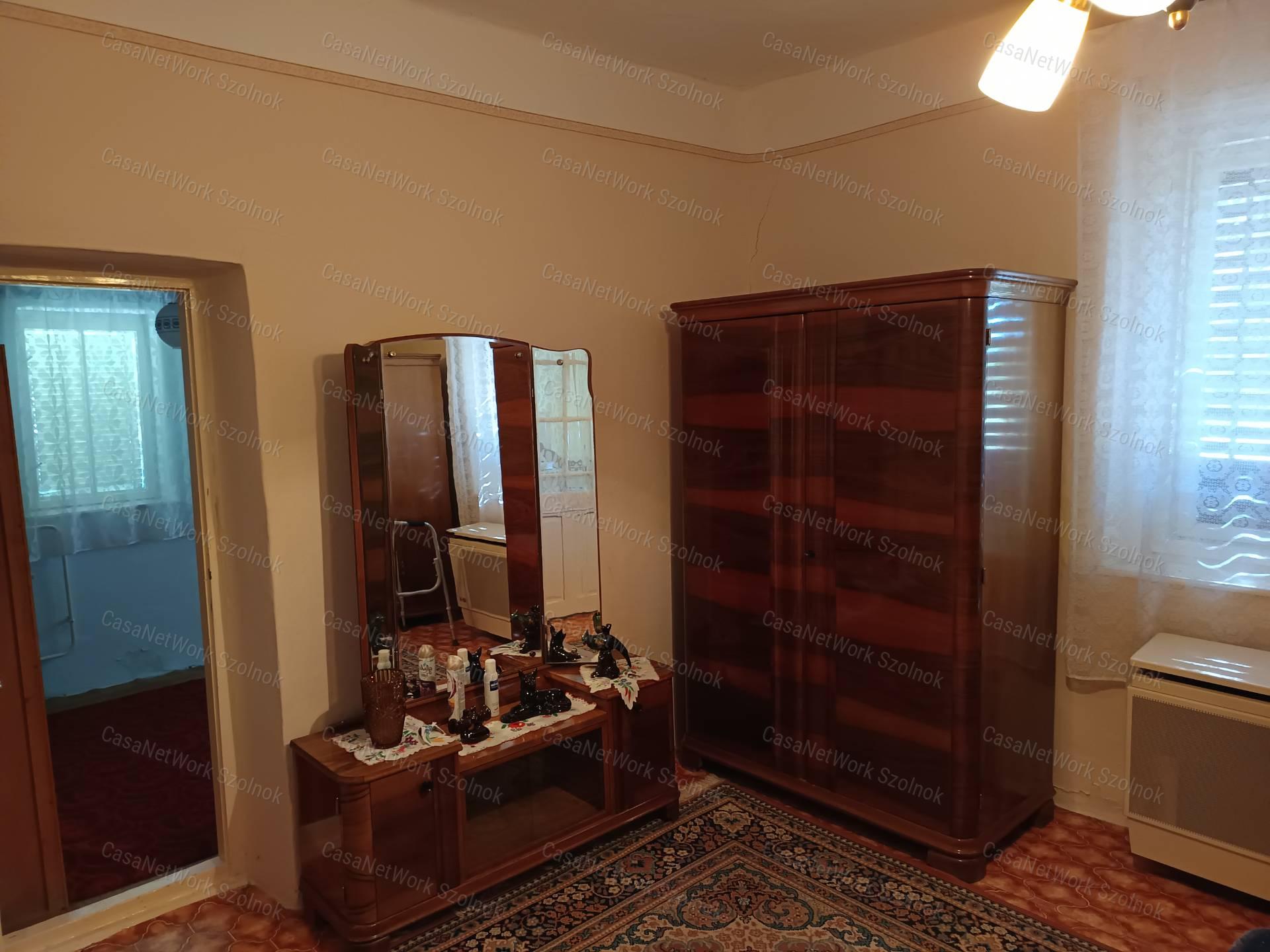 Családi ház Tiszajenőn eladó
