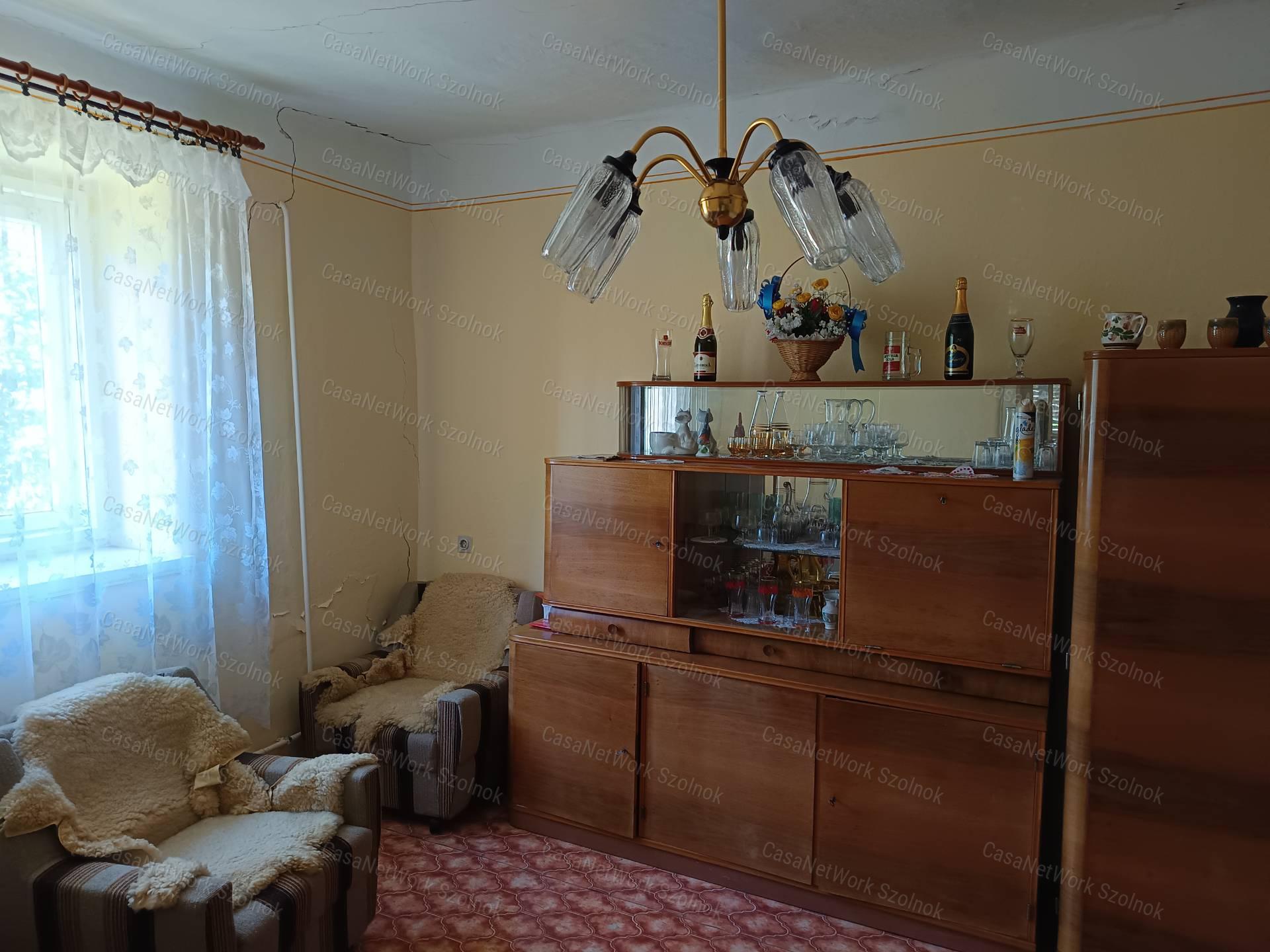 Családi ház Tiszajenőn eladó