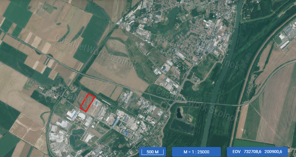 Eladó Szolnokon egy 59522 m2-es ipari terület.