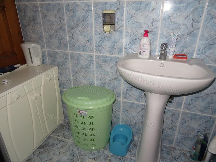 2 generációs vállalkozásra is alkalmas ingatlan eladó Szolnokon!