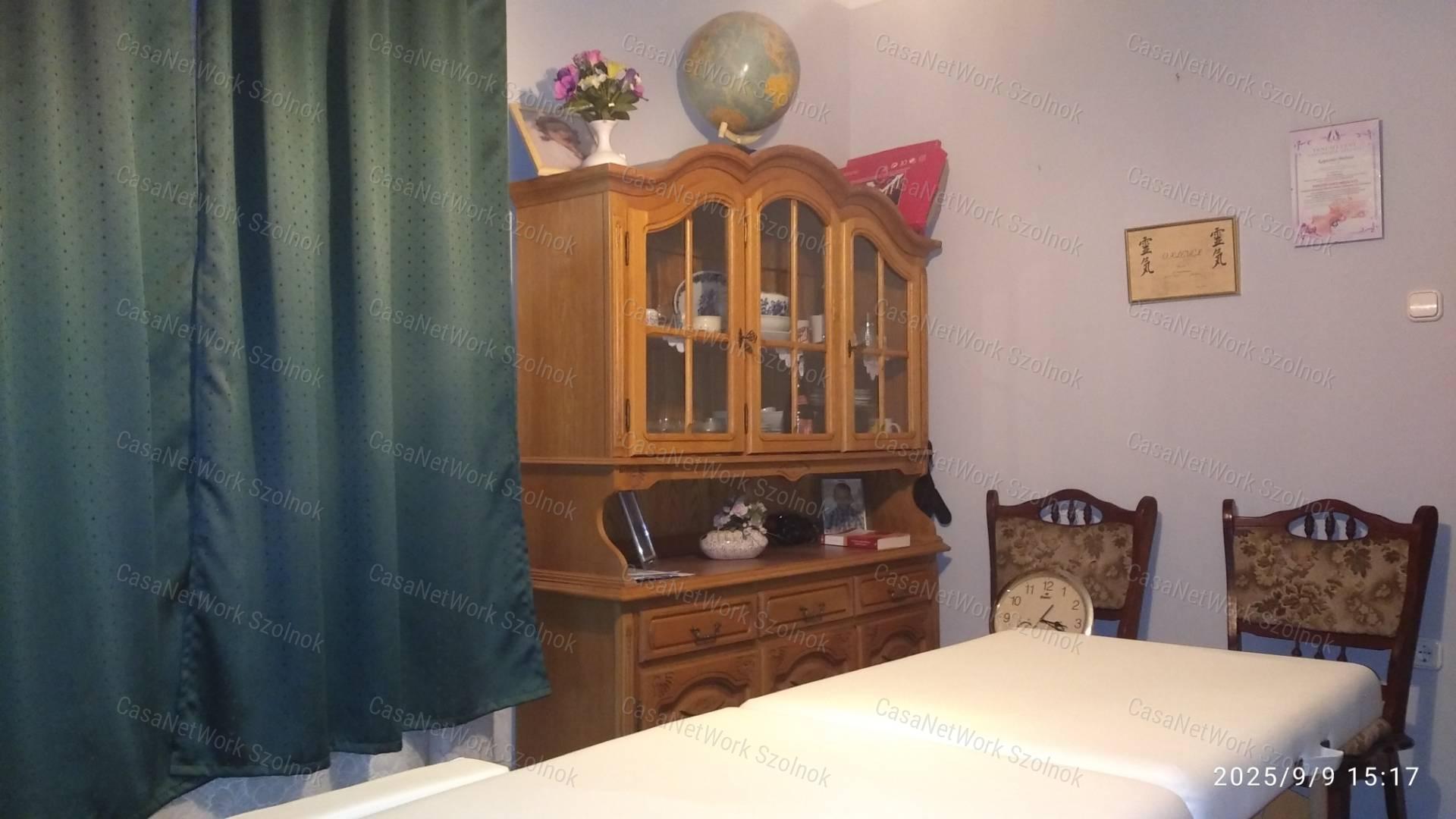 2 generációs vállalkozásra is alkalmas ingatlan eladó Szolnokon!