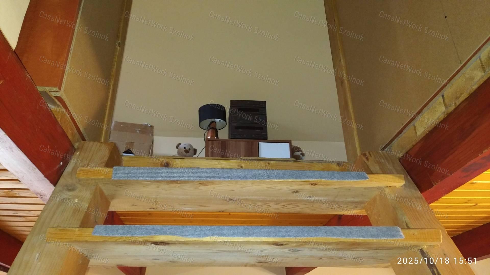 Cibakházán eladó tégla építésű nyaraló!