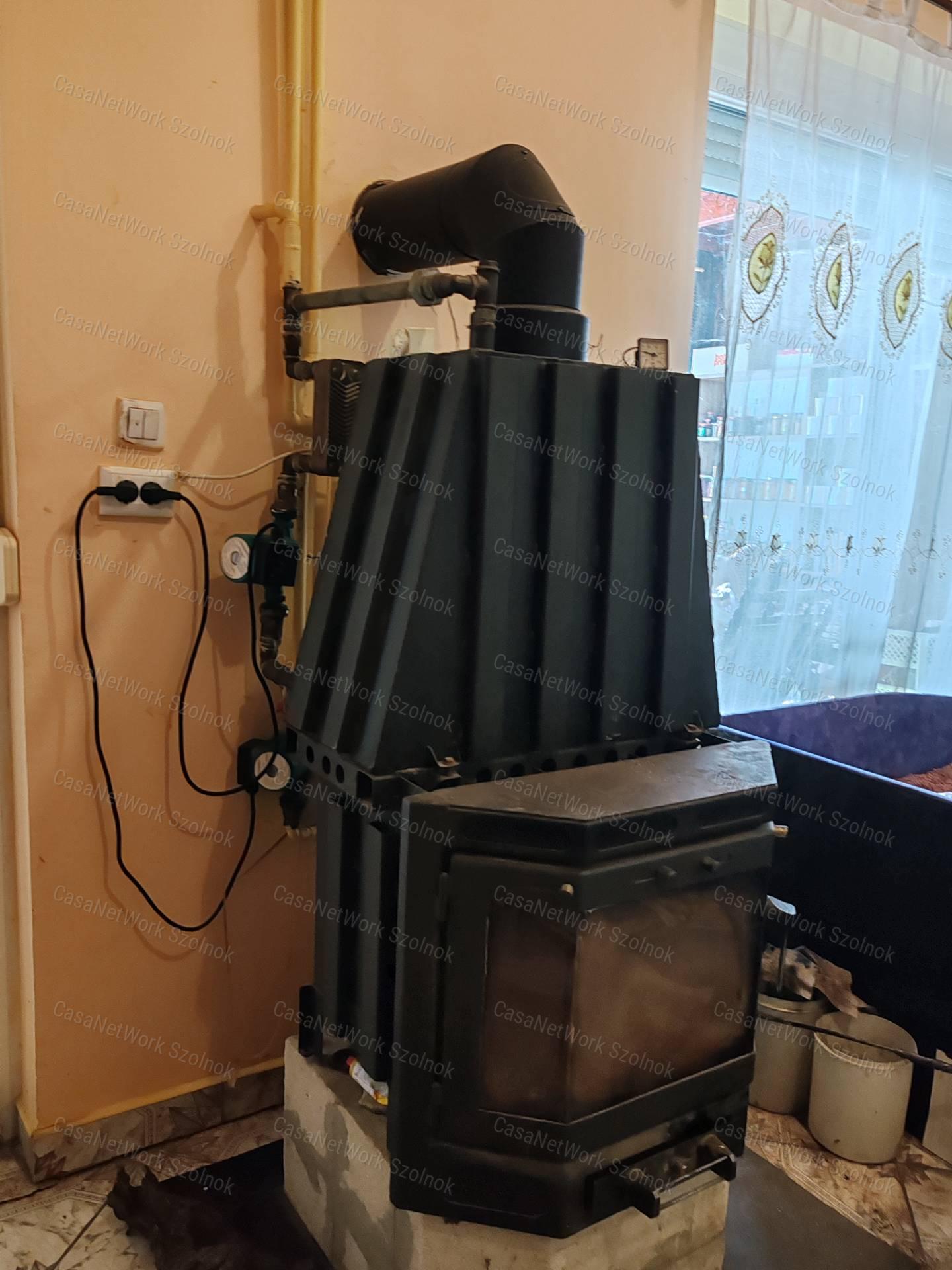 Eladó családi ház Szolnokon, Holt-Tiszától 30 méterre!