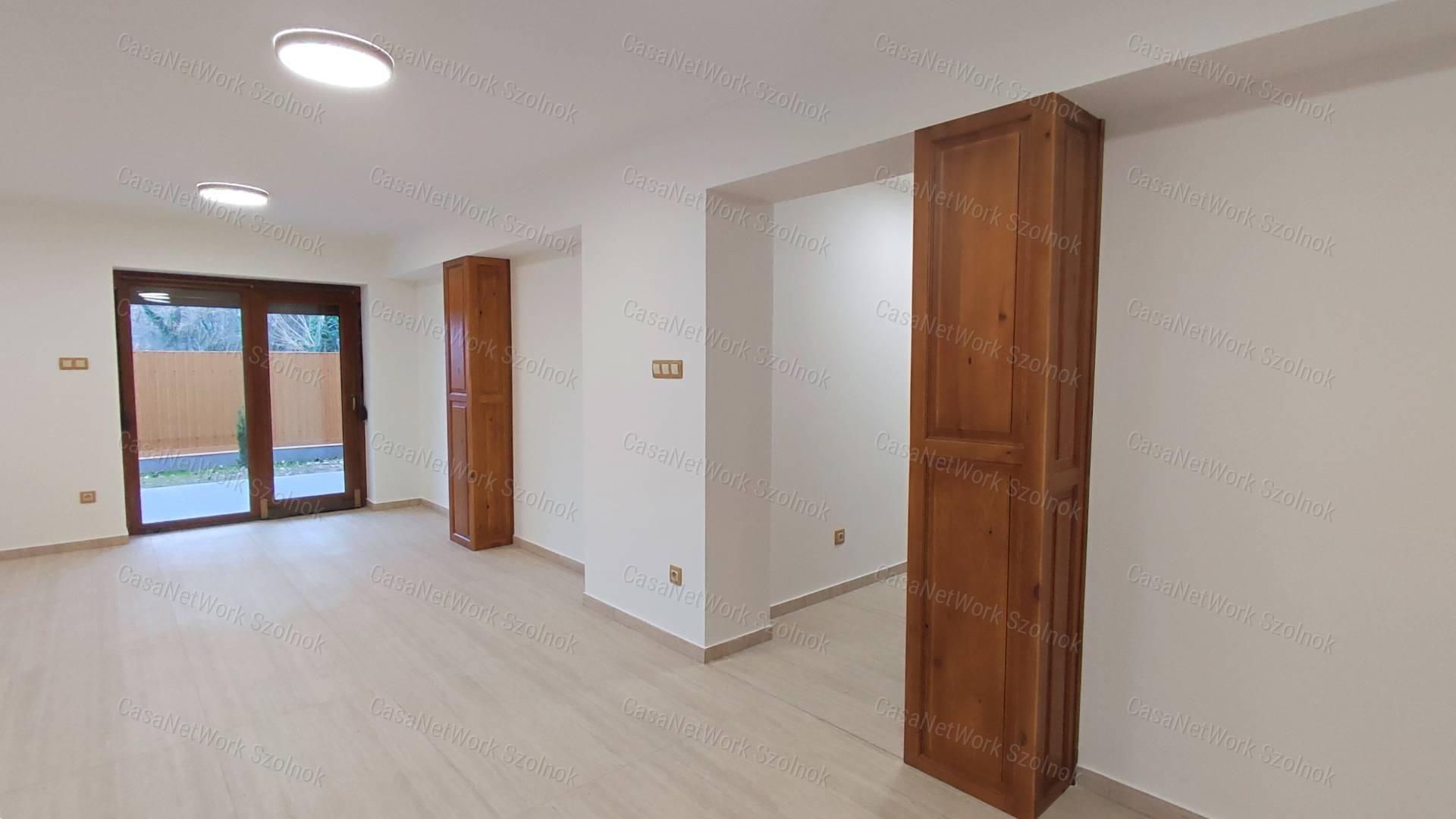 Eladó új építésű, 3 szobás, nagy teraszos sorházi lakás