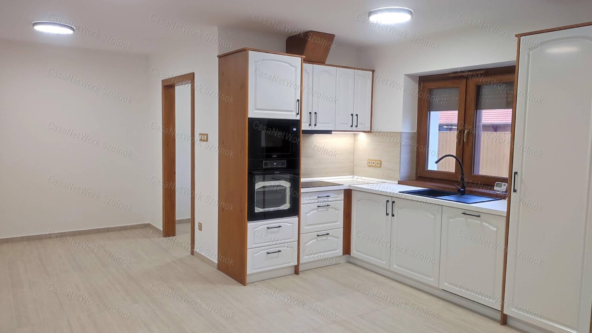 Eladó új építésű, 3 szobás, nagy teraszos sorházi lakás