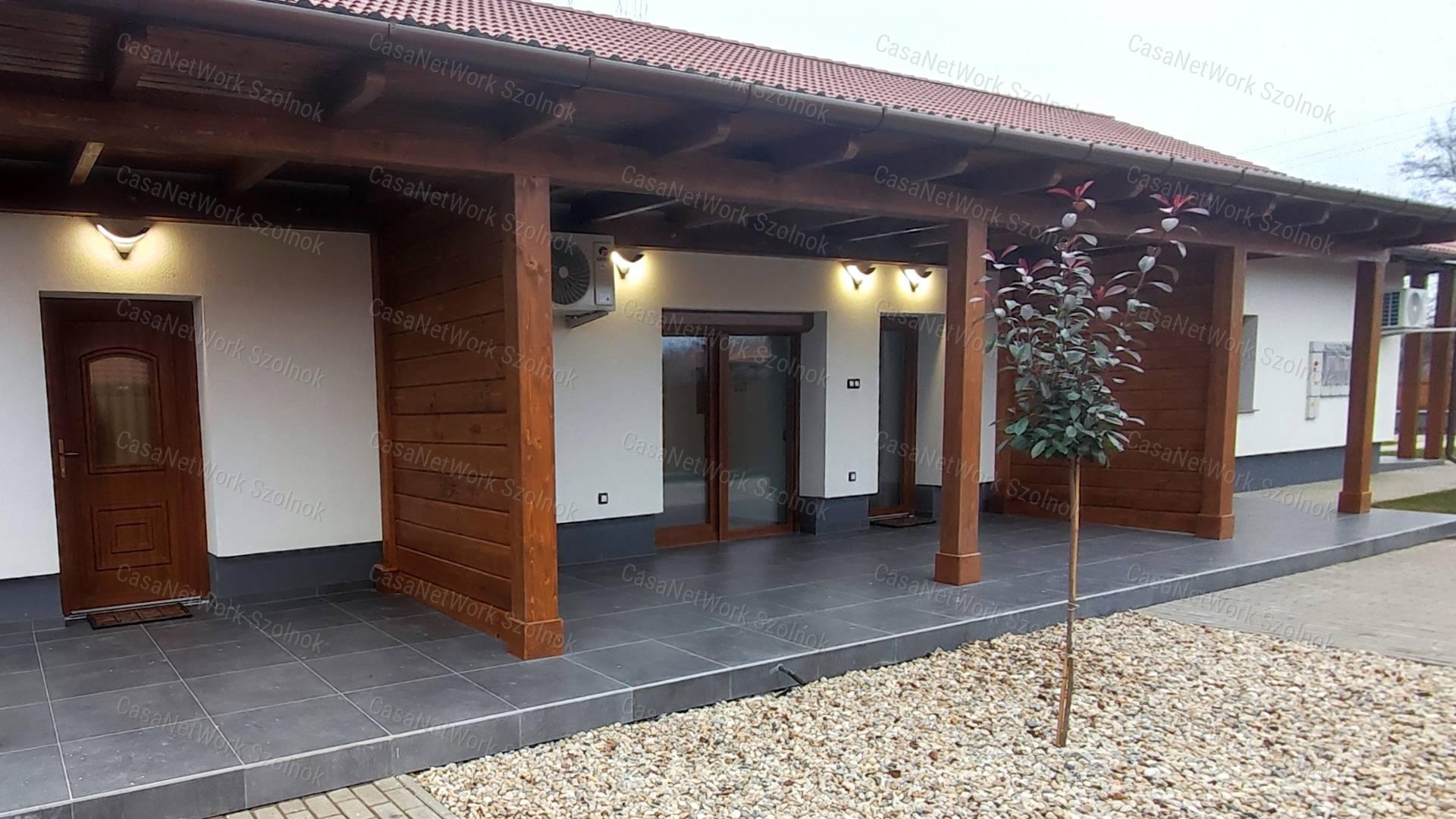 Eladó új építésű, 3 szobás, nagy teraszos sorházi lakás