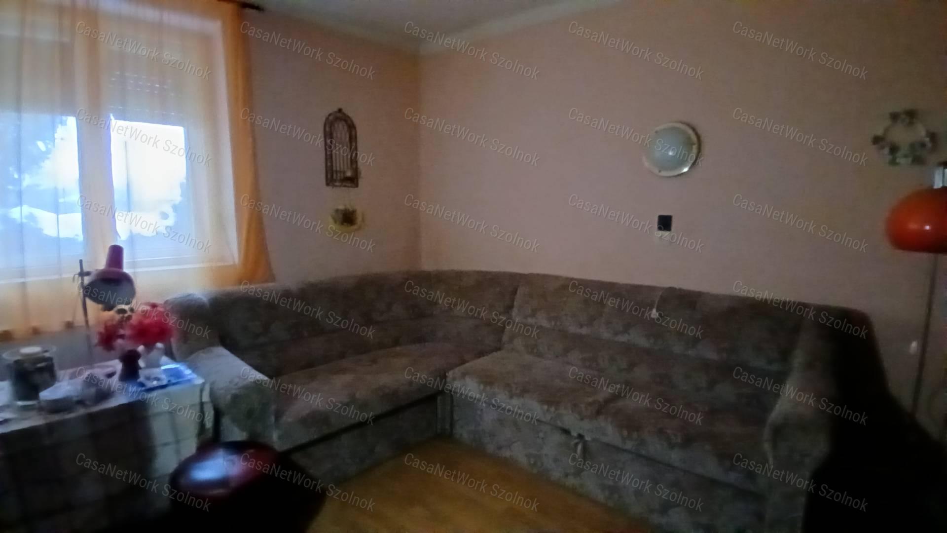 Eladó Martfűn egy 183 m2-es családi ház